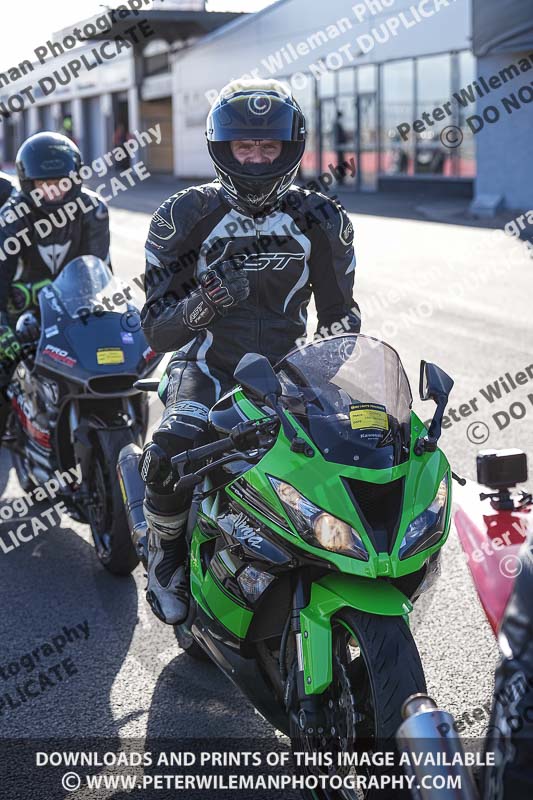 donington no limits trackday;donington park photographs;donington trackday photographs;no limits trackdays;peter wileman photography;trackday digital images;trackday photos